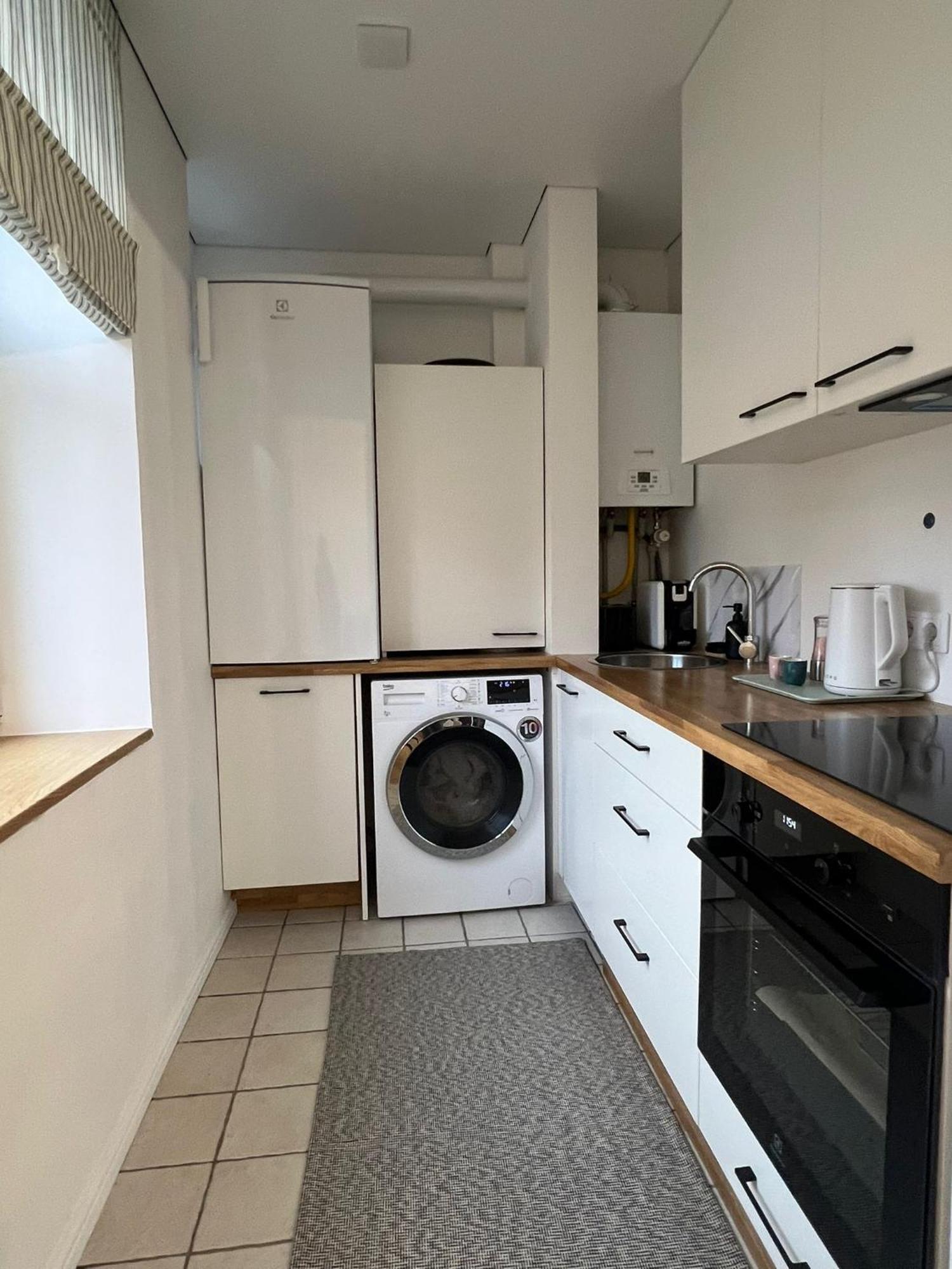 Charming On Eveles Street Apartment *